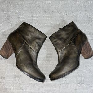 Cole Haan Women’s Ankle Boots Size 7 B Pewter Leather Going Out Party Fun